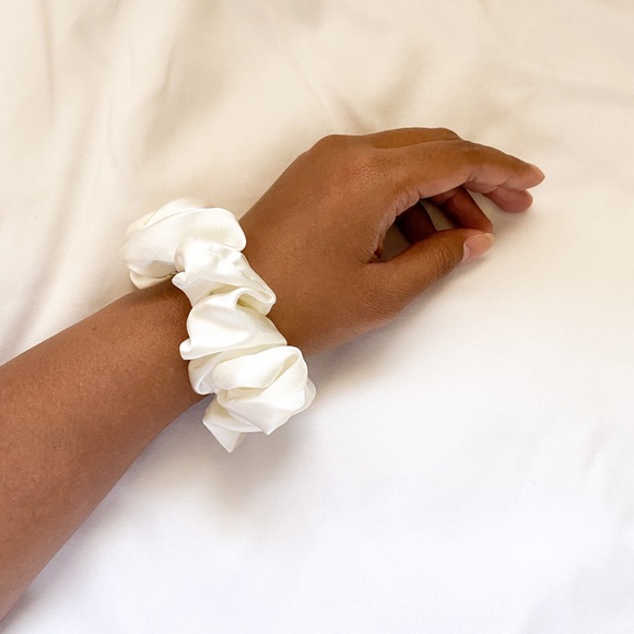 Self-Love Mulberry Silk Bundle - Picture 3 of 3